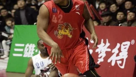 快船神准近7战6胜，激情对决76人，谁能笑到最后？一触即发！